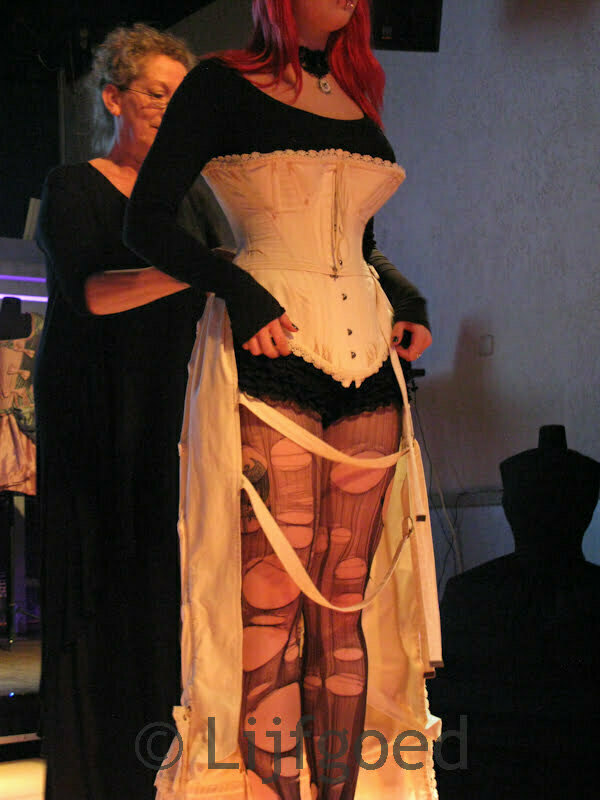 Lingerie historisch korset corset Lijfgoed workshop opleiding Annet van Maanen 23