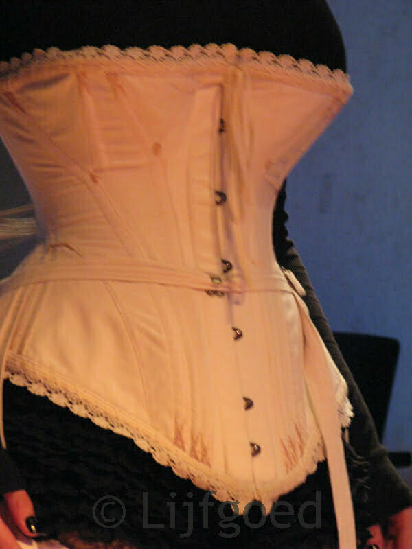 Lingerie historisch korset corset Lijfgoed workshop opleiding Annet van Maanen 24
