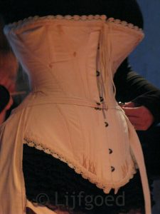 Lingerie historisch korset corset Lijfgoed workshop opleiding Annet van Maanen 25