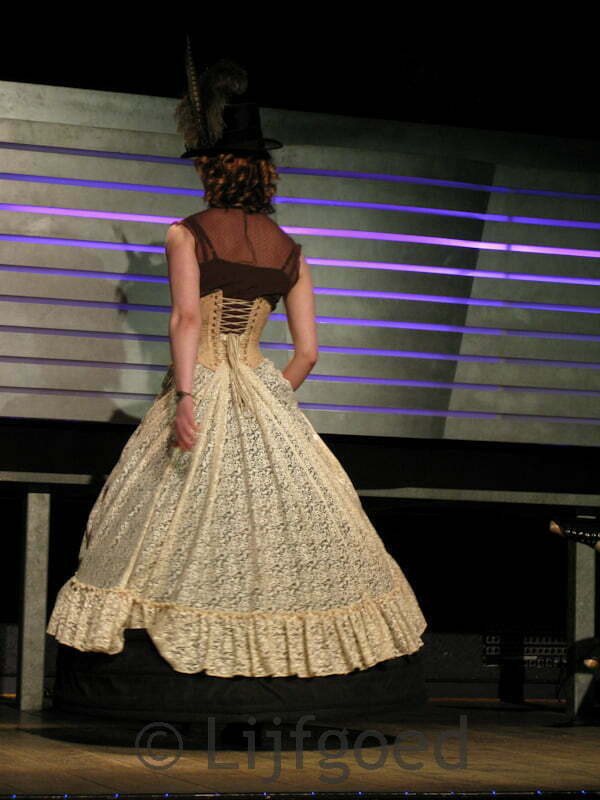 Lingerie historisch korset corset Lijfgoed workshop opleiding Annet van Maanen 45