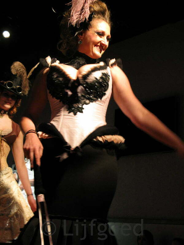 Lingerie historisch korset corset Lijfgoed workshop opleiding Annet van Maanen 86